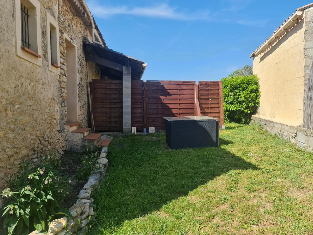 Le Gite De La Badassiere Forcalquier Exterior foto